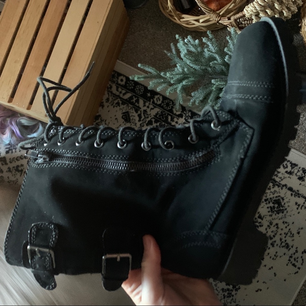 combat boots